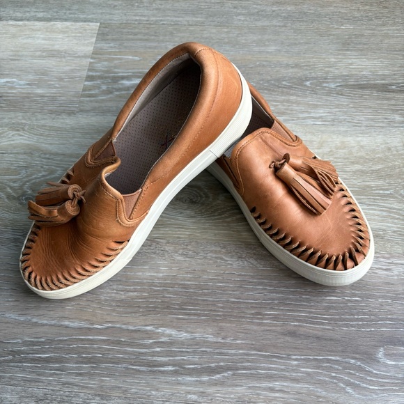 Tan Tassel Slip-On Tassel Loafers Vince Camuto Size 7M - Picture 7 of 8